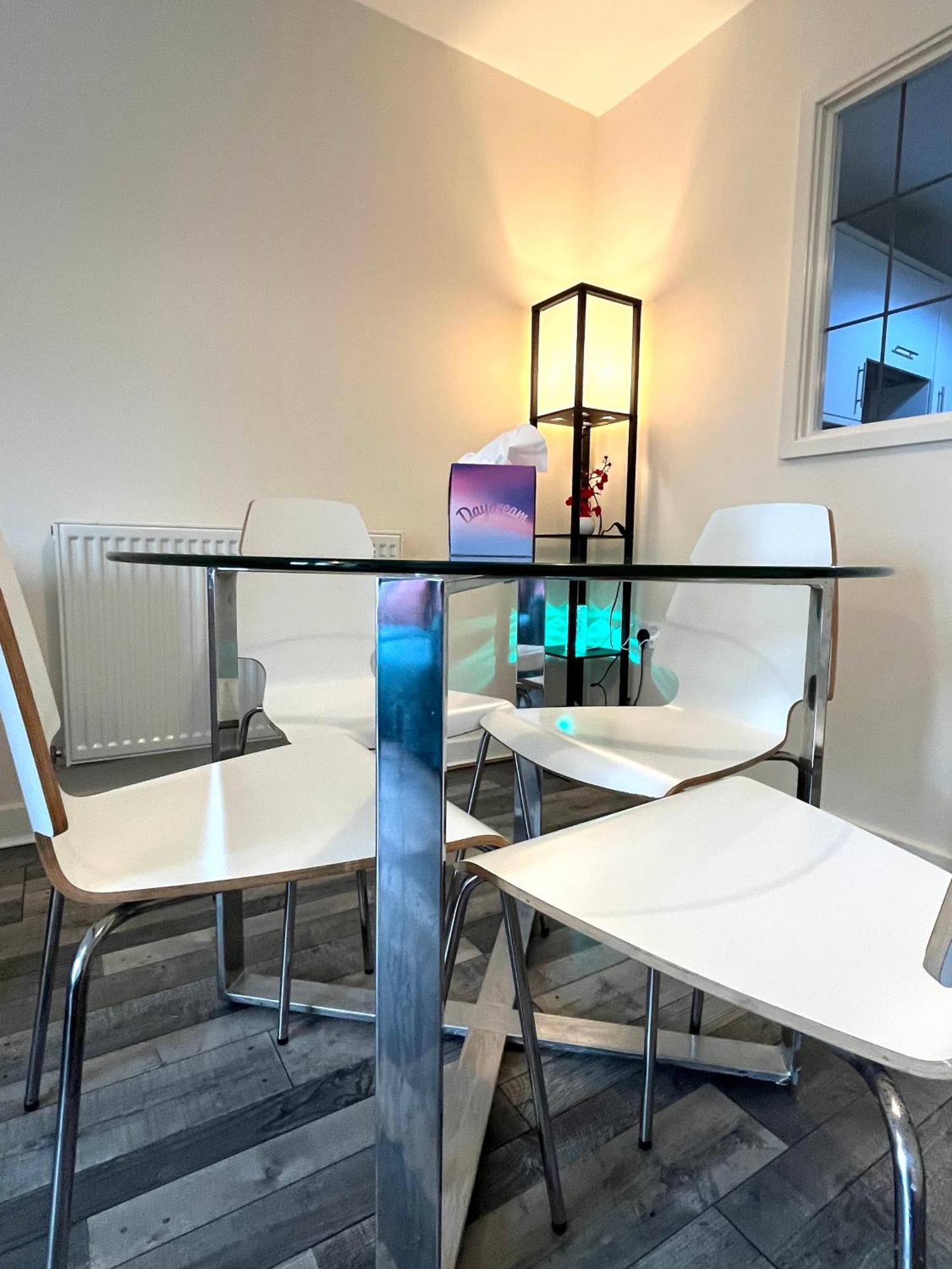 Spacious Two Bedrooms Apartment For Business And Holiday Portsmouth Luaran gambar